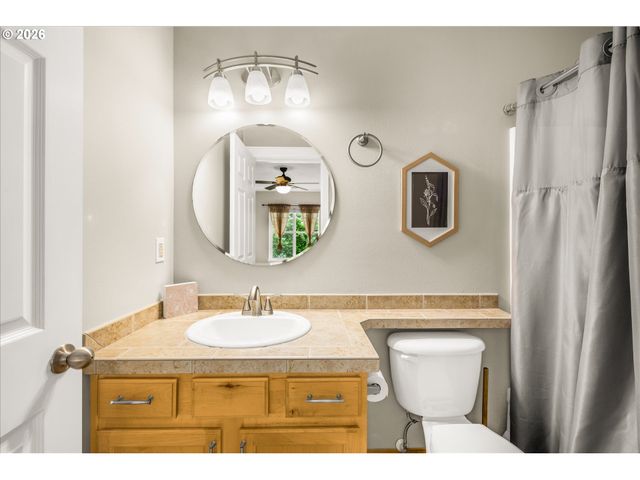 21872 Ne HEARTWOOD Cir, Fairview, OR 97024