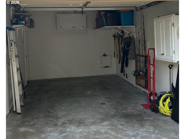 21872 Ne HEARTWOOD Cir, Fairview, OR 97024