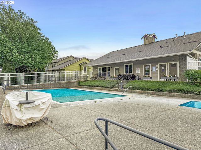 21872 Ne HEARTWOOD Cir, Fairview, OR 97024