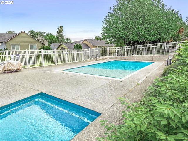 21872 Ne HEARTWOOD Cir, Fairview, OR 97024