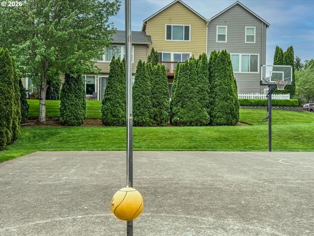 21872 Ne HEARTWOOD Cir, Fairview, OR 97024