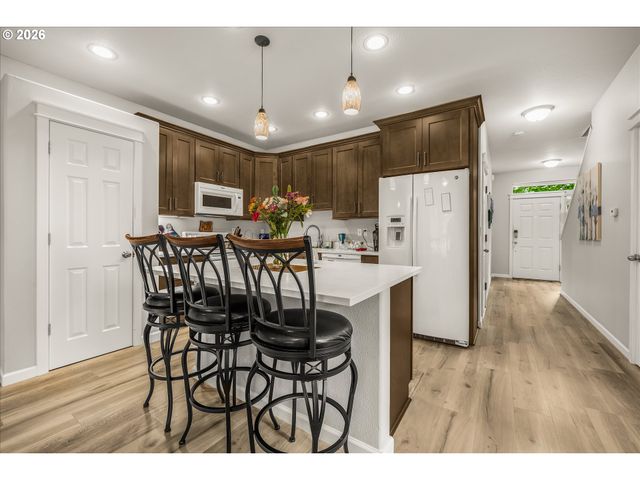 21872 Ne HEARTWOOD Cir, Fairview, OR 97024