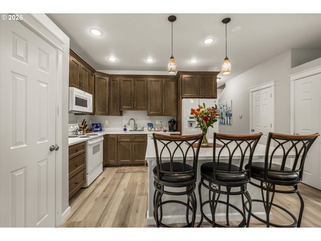21872 Ne HEARTWOOD Cir, Fairview, OR 97024