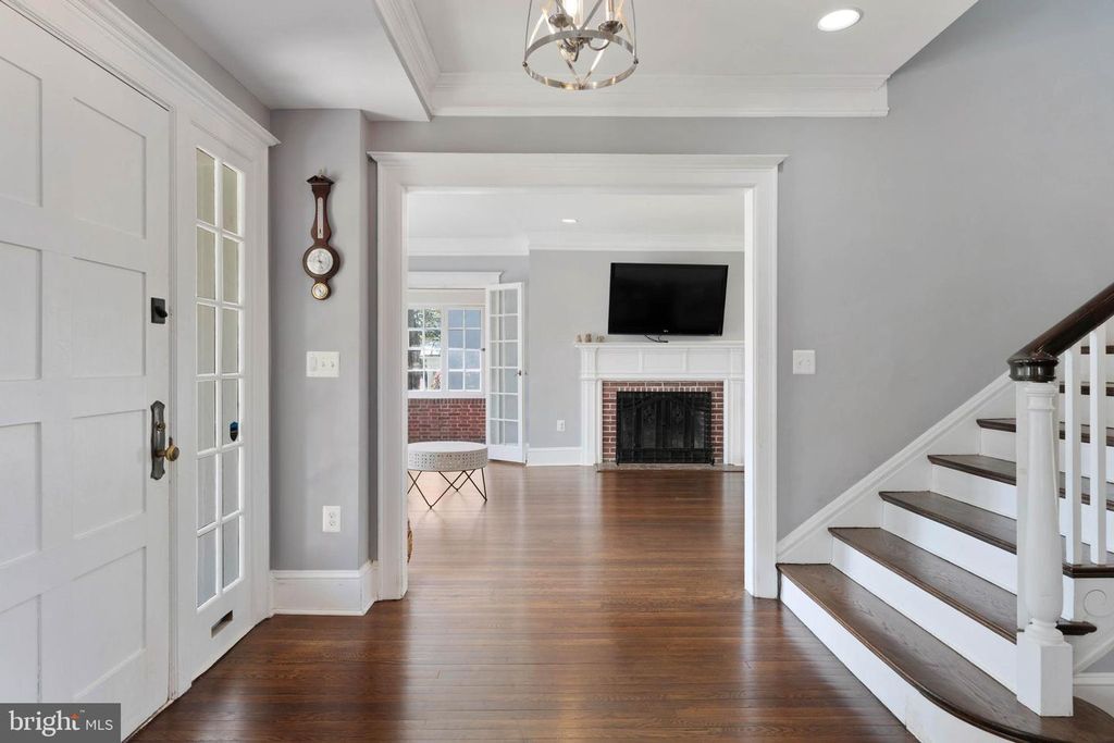 Image 11 of property listing at 3808 FENCHURCH RD, Baltimore, MD 21218