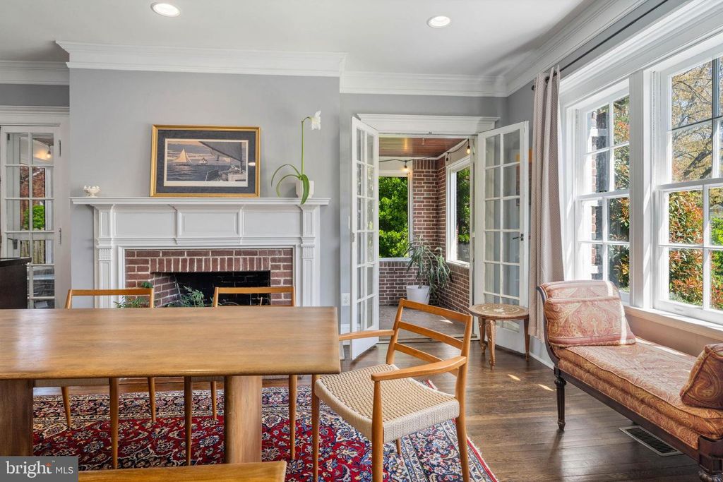 Image 18 of property listing at 3808 FENCHURCH RD, Baltimore, MD 21218