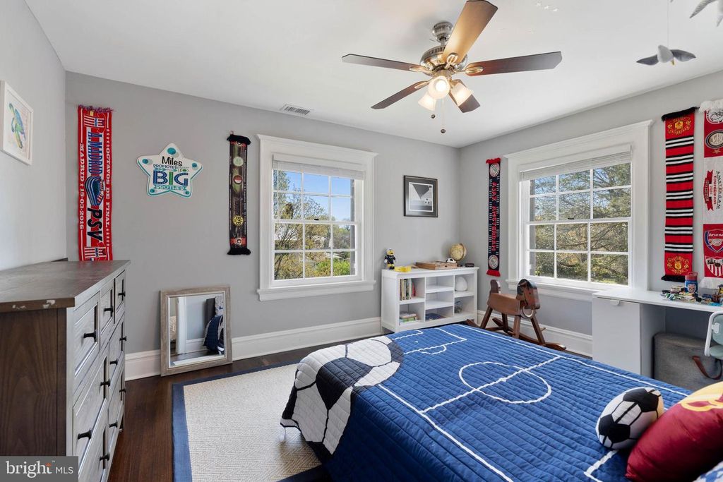 Image 25 of property listing at 3808 FENCHURCH RD, Baltimore, MD 21218