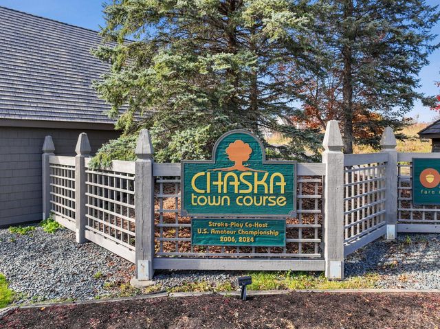 1639 Oak Creek Pass, Chaska, MN 55318