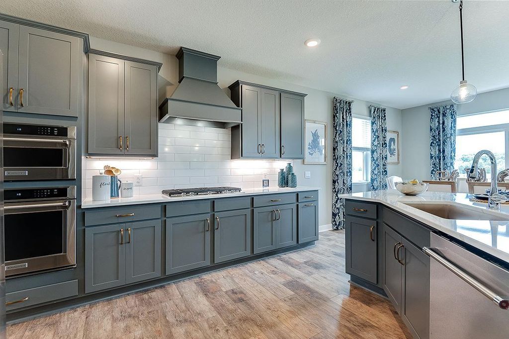 1639 Oak Creek Pass, Chaska, MN 55318 — photo 2