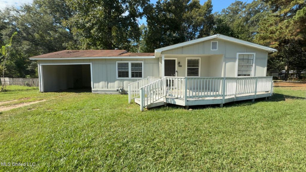 1213 Deeb Street, Pearl, MS 39208