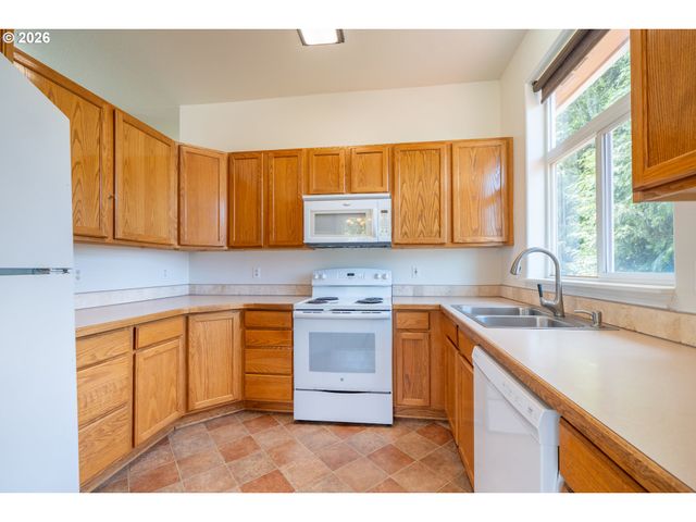 1844 Se 19TH St, Lincoln City, OR 97367