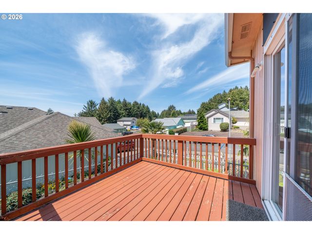 1844 Se 19TH St, Lincoln City, OR 97367
