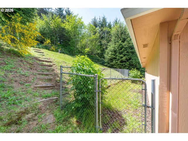 1844 Se 19TH St, Lincoln City, OR 97367