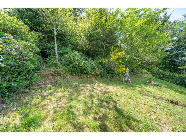 1844 Se 19TH St, Lincoln City, OR 97367