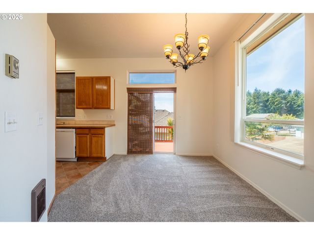 1844 Se 19TH St, Lincoln City, OR 97367