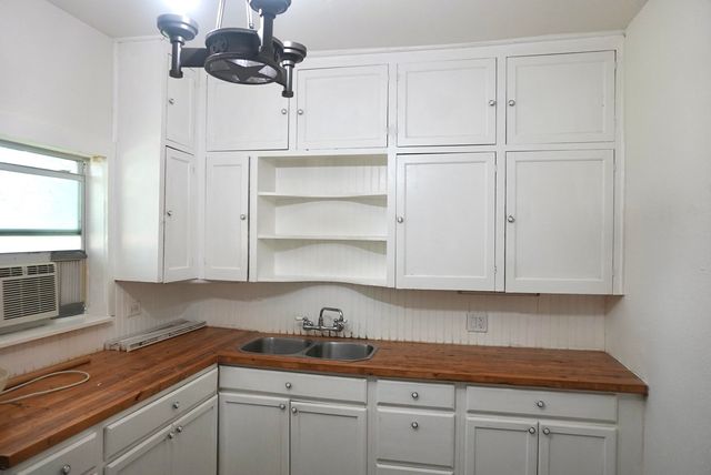 404 W Elm Street, Alvord, TX 76225