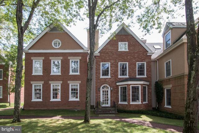 42 GOVERNORS LN, Princeton, NJ 08540