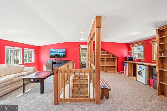313 MAPLE RD, Mount Laurel, NJ 08054