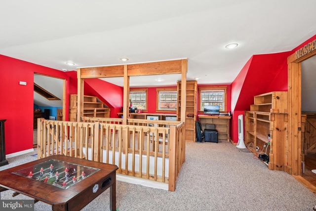 313 MAPLE RD, Mount Laurel, NJ 08054