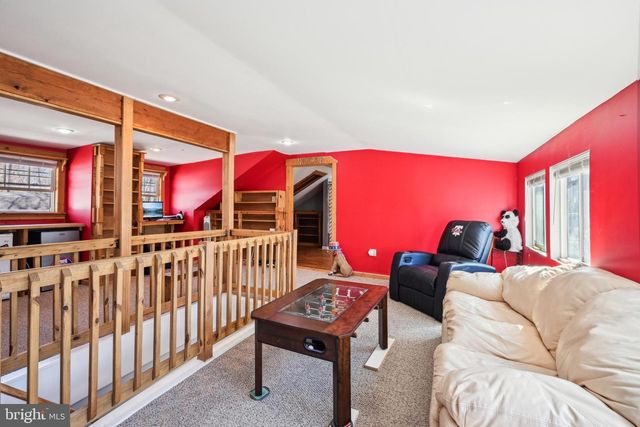 313 MAPLE RD, Mount Laurel, NJ 08054