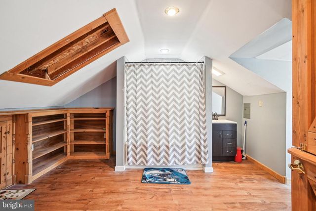 313 MAPLE RD, Mount Laurel, NJ 08054