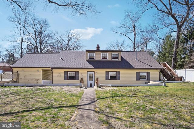 313 MAPLE RD, Mount Laurel, NJ 08054