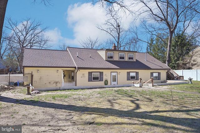 313 MAPLE RD, Mount Laurel, NJ 08054