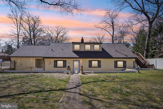 313 MAPLE RD, Mount Laurel, NJ 08054