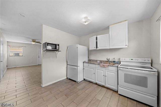 322 louise AVE A, Fort Myers, FL 33916