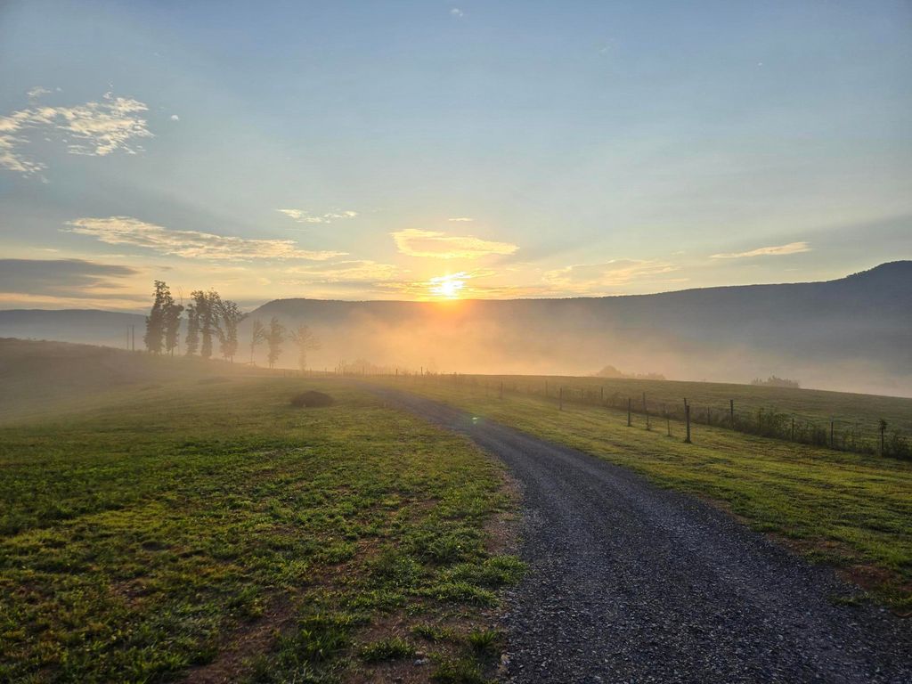 1108 Neergaard Lane, Dunlap, TN 37327