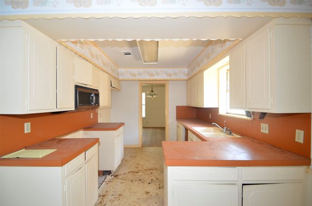 1705 W Shields Drive, Sherman, TX 75092