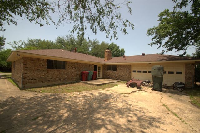 1705 W Shields Drive, Sherman, TX 75092