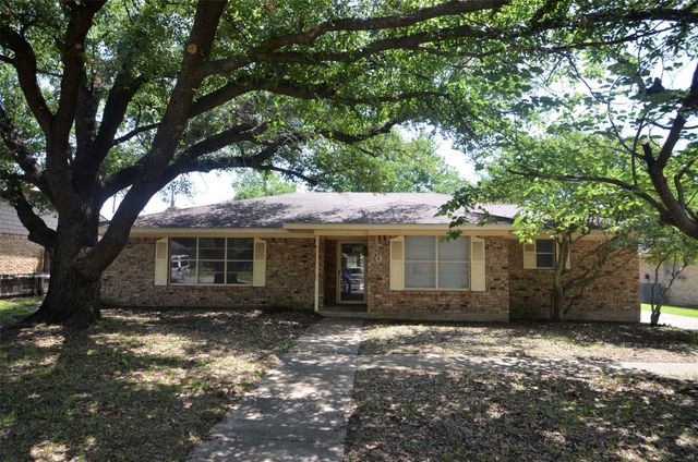 1705 W Shields Drive, Sherman, TX 75092