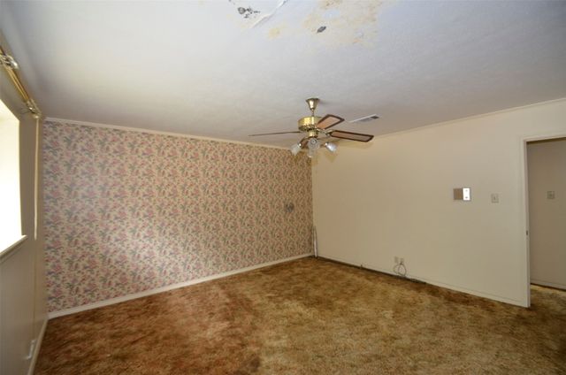 1705 W Shields Drive, Sherman, TX 75092