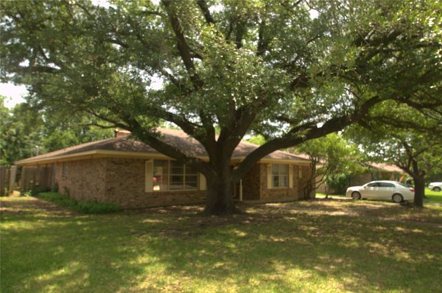 1705 W Shields Drive, Sherman, TX 75092
