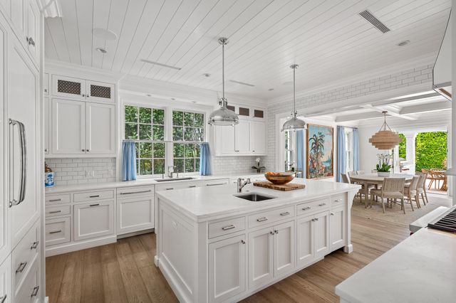 449 Australian Avenue, Palm Beach, FL 33480