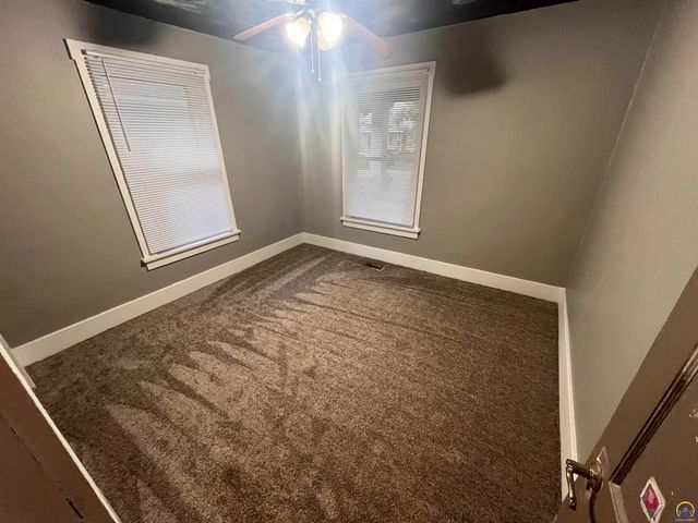 1167 SW Wayne AVE, Topeka, KS 66604