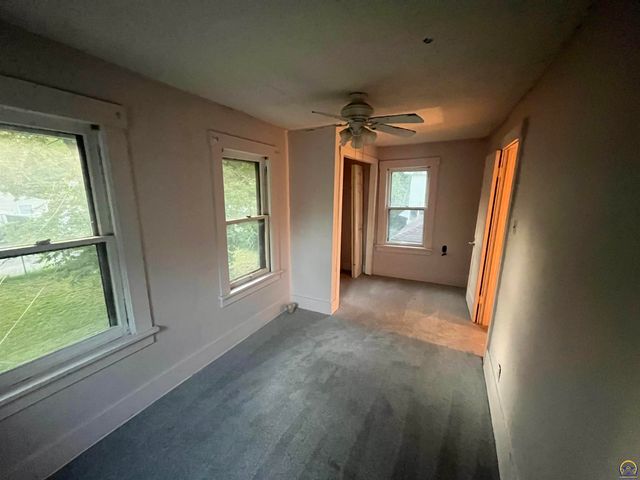 1167 SW Wayne AVE, Topeka, KS 66604