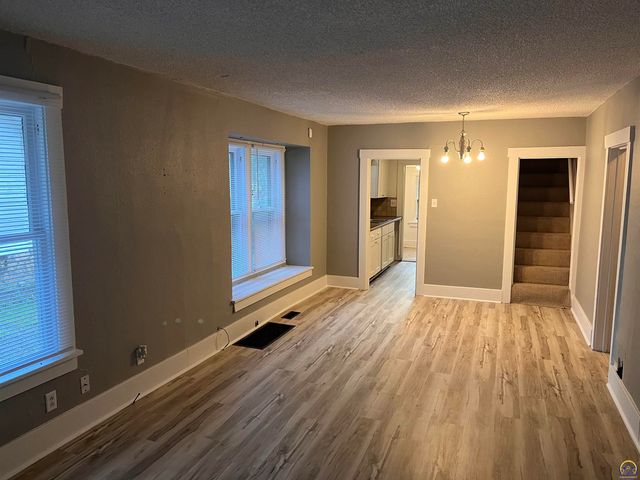 1167 SW Wayne AVE, Topeka, KS 66604