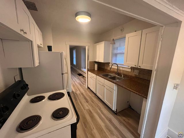 1167 SW Wayne AVE, Topeka, KS 66604