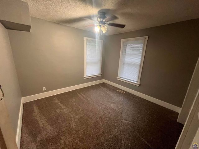 1167 SW Wayne AVE, Topeka, KS 66604