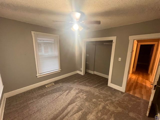 1167 SW Wayne AVE, Topeka, KS 66604
