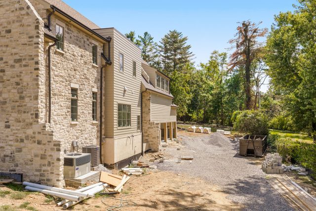 1211 Carl Seyfert Memorial Dr, Brentwood, TN 37027
