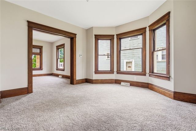 1387 S Seneca Avenue, Alliance, OH 44601