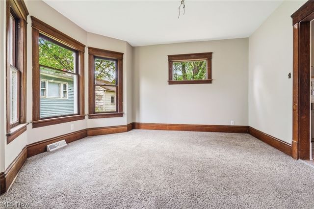 1387 S Seneca Avenue, Alliance, OH 44601