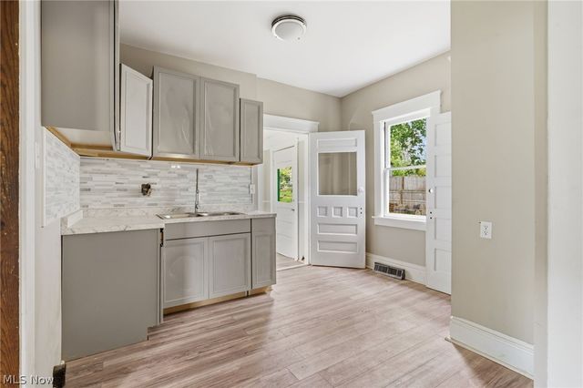 1387 S Seneca Avenue, Alliance, OH 44601