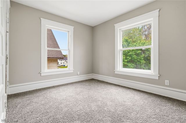 1387 S Seneca Avenue, Alliance, OH 44601