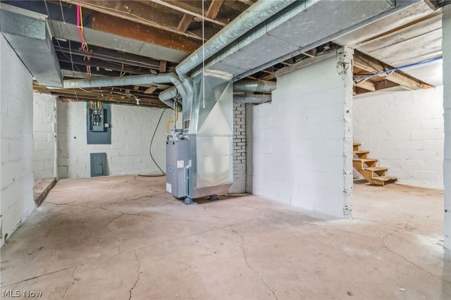 1387 S Seneca Avenue, Alliance, OH 44601