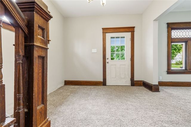 1387 S Seneca Avenue, Alliance, OH 44601