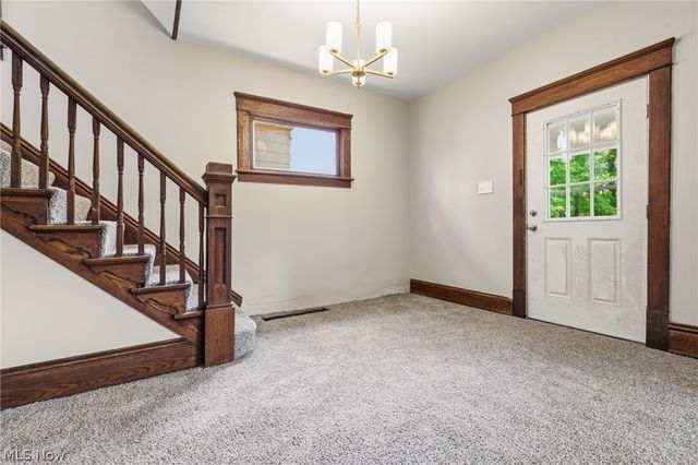 1387 S Seneca Avenue, Alliance, OH 44601