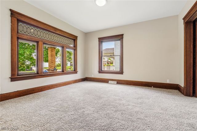 1387 S Seneca Avenue, Alliance, OH 44601